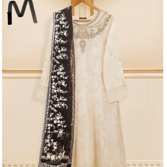 Sold Beautiful agha noor - Picture 1 of 2